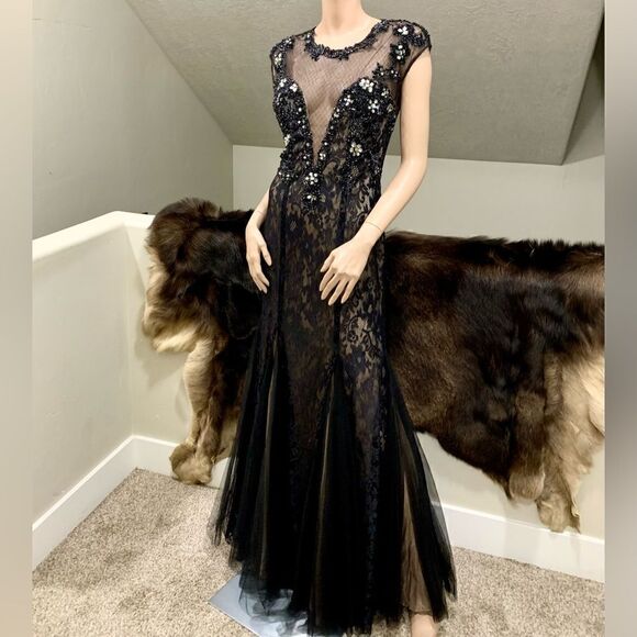 Custom Elegant and Sexy Floral Lace With Beads & Sequins Mermaid Gown - Picture 8 of 16